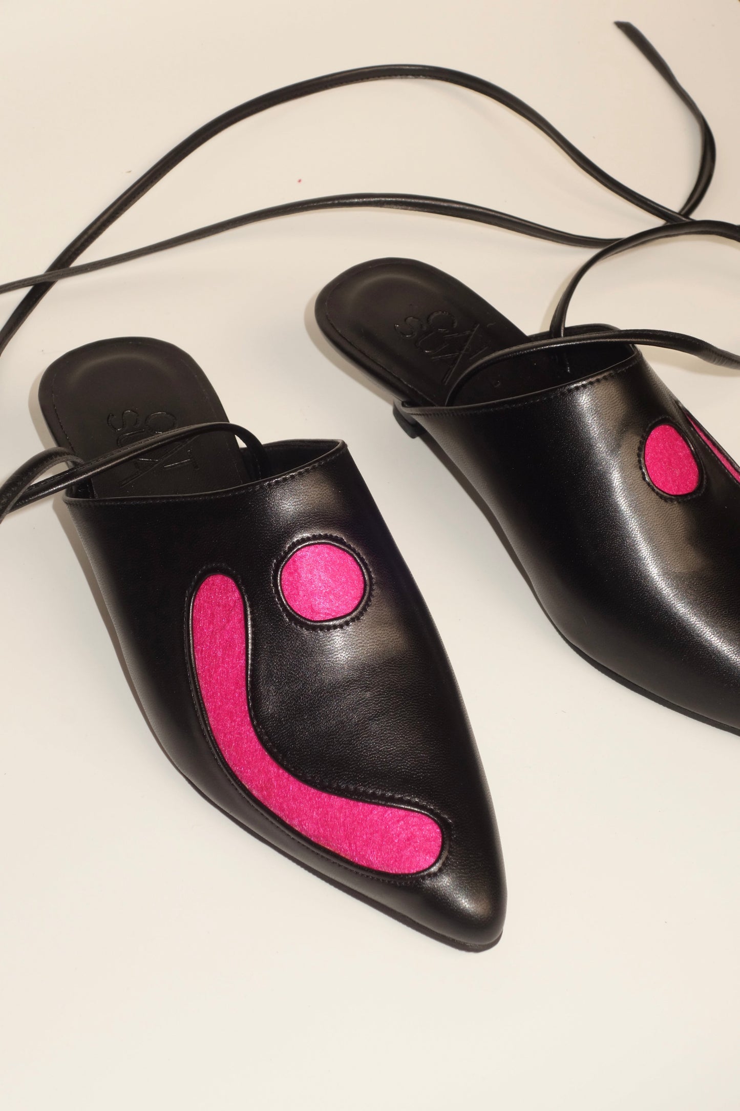 "L. LAMP" in Black Pink